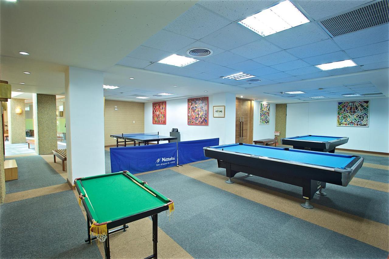 Hotel Royal Chihpin Wenquan Kültér fotó Games Room