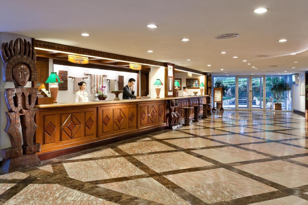 Hotel Royal Chihpin Wenquan Kültér fotó The lobby of the hotel