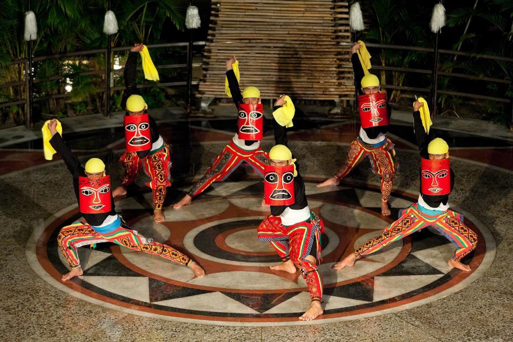 Hotel Royal Chihpin Wenquan Kültér fotó The traditional dance of the Tausug people