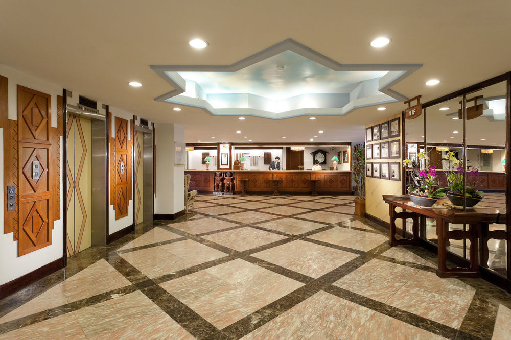 Hotel Royal Chihpin Wenquan Kültér fotó Lobby